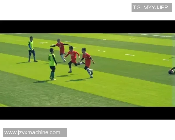 足球明星床头摆台的魅力与个性展现，打造属于自己的足球梦空间