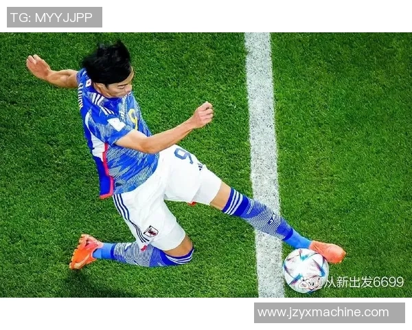 日本足球明星背影瞬间展现他们的拼搏与梦想