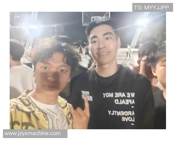 篮球明星线上挑战视频展现球技魅力引发粉丝热议与互动热潮