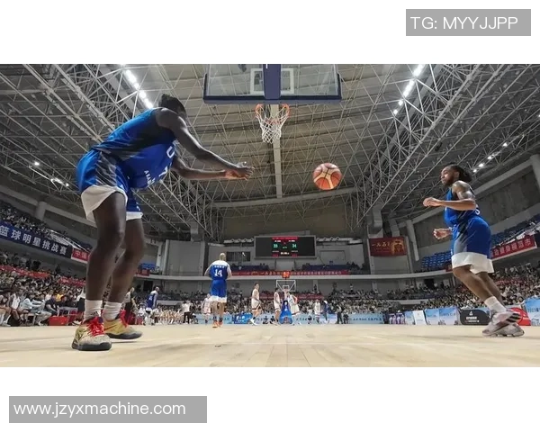 篮球明星单人视频展示个人训练技巧与比赛精彩瞬间的完美结合